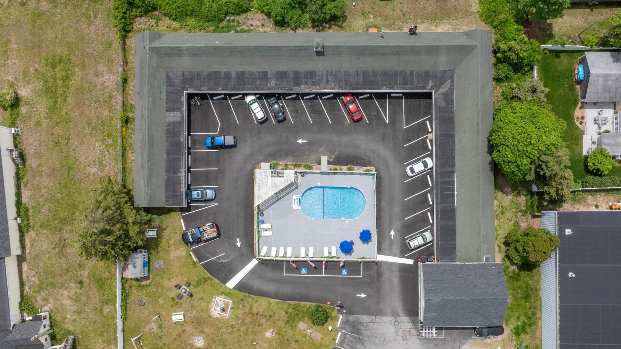 Jonathan Edwards Motel 2*