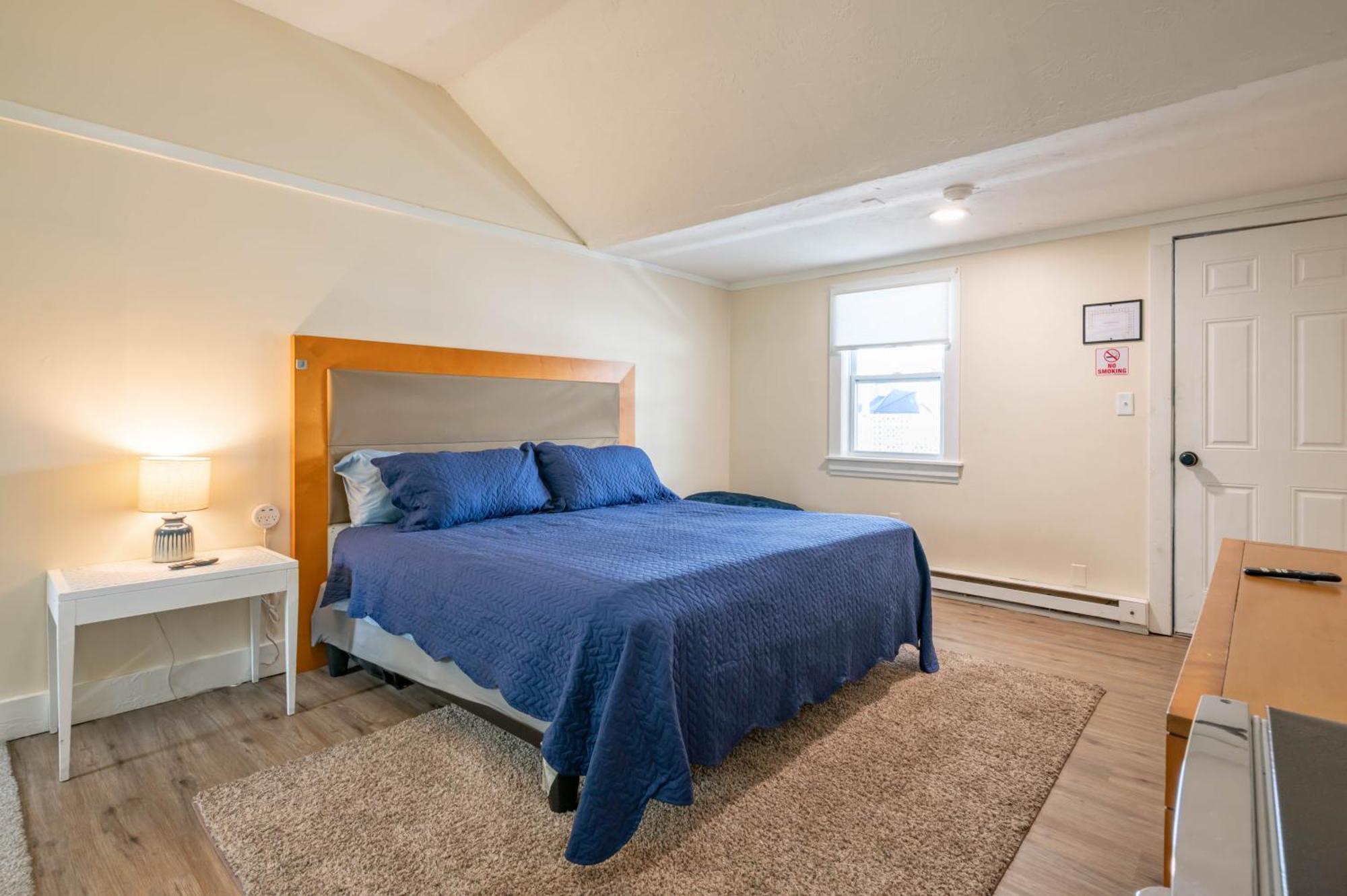 Jonathan Edwards Motel 2*